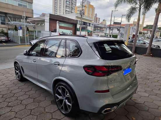 BMW-X5-2023