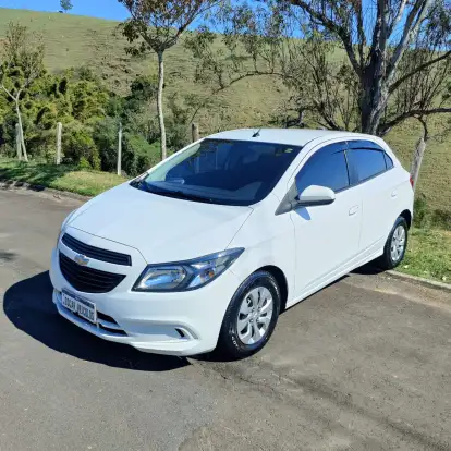 CHEVROLET-ONIX-2018