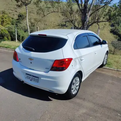 CHEVROLET-ONIX-2018