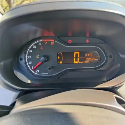 CHEVROLET-ONIX-2018