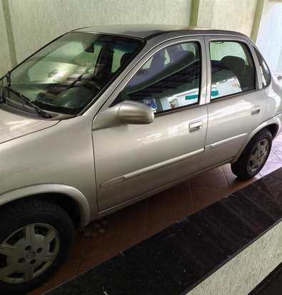 CHEVROLET-CORSA-2001