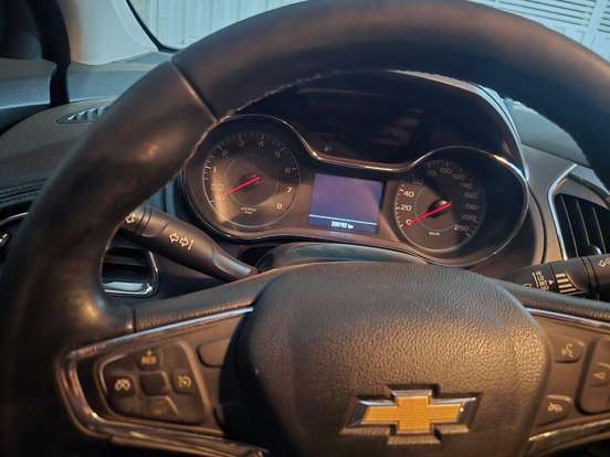 CHEVROLET-CRUZE-2018