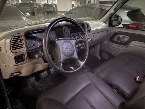 CHEVROLET-SILVERADO-2001