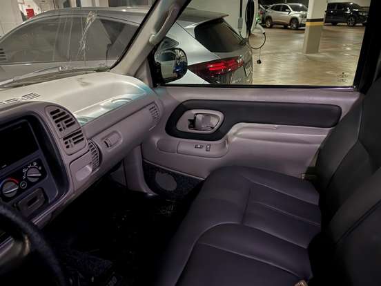 CHEVROLET-SILVERADO-2001