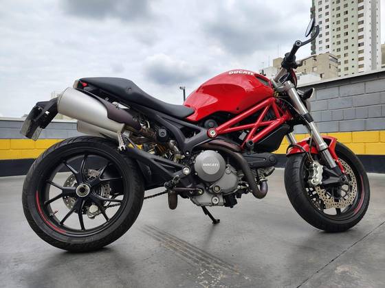 DUCATI MONSTER 796 