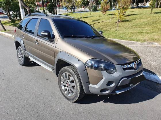 FIAT PALIO 1.8 MPI ADVENTURE WEEKEND 16V FLEX 4P AUTOMATIZADO