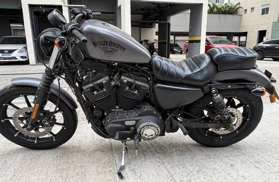 HARLEY-DAVIDSON SPORTSTER XL 883N IRON 