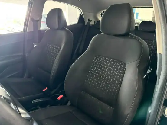 HYUNDAI-HB20-2023