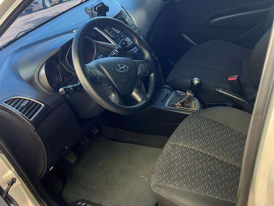 HYUNDAI-HB20-1.0 COMFORT 12V FLEX 4P MANUAL HYUNDAI-HB20-2017