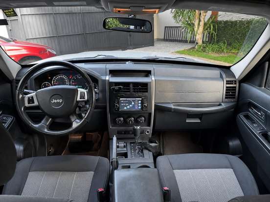 JEEP-CHEROKEE-3.7 SPORT 4X4 V6 12V GASOLINA 4P AUTOMÁTICO JEEP-CHEROKEE-2010