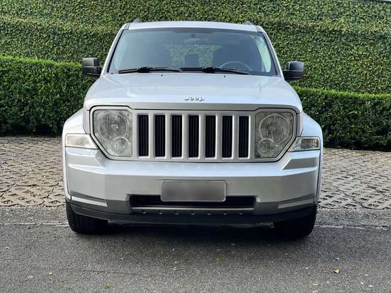 JEEP-CHEROKEE-3.7 SPORT 4X4 V6 12V GASOLINA 4P AUTOMÁTICO JEEP-CHEROKEE-2010