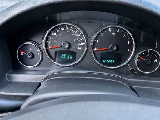 JEEP-CHEROKEE-2010