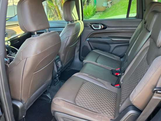 JEEP-COMMANDER-2.0 TD380 TURBO DIESEL OVERLAND AT9 JEEP-COMMANDER-2023