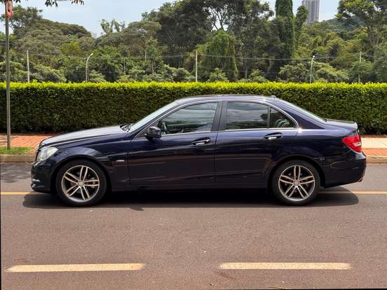 MERCEDES-BENZ-C 180-1.8 CGI CLASSIC 16V GASOLINA 4P AUTOMÁTICO MERCEDES-BENZ-C 180-2012