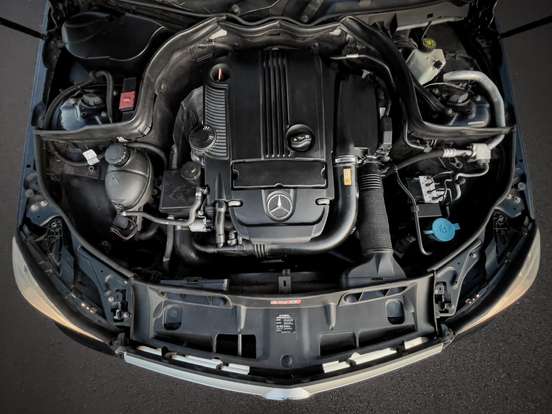 MERCEDES-BENZ-C 180-1.8 CGI CLASSIC 16V GASOLINA 4P AUTOMÁTICO MERCEDES-BENZ-C 180-2012