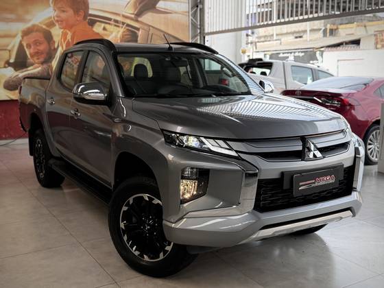 MITSUBISHI L200 TRITON 2.4 16V TURBO DIESEL SPORT HPE CD 4P 4X4 AUTOMÁTICO