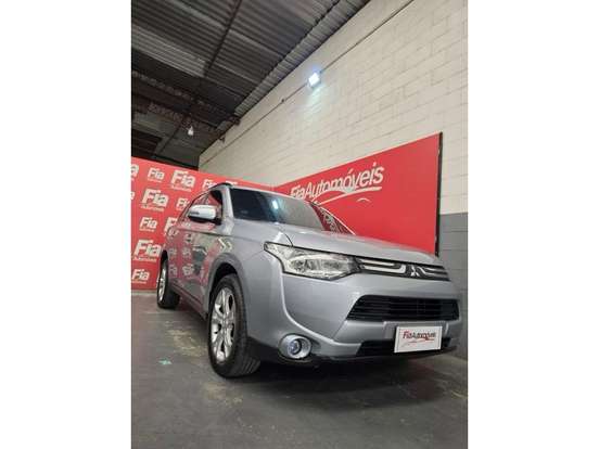 MITSUBISHI-OUTLANDER-3.0 GT 4X4 V6 24V GASOLINA 4P AUTOMÁTICO MITSUBISHI-OUTLANDER-2014