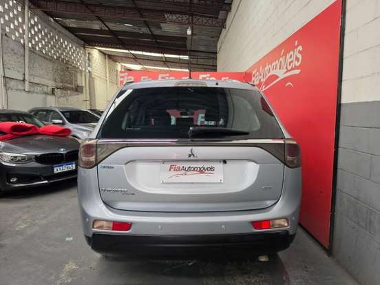 MITSUBISHI-OUTLANDER-2014