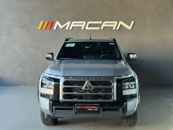 MITSUBISHI-TRITON-2025