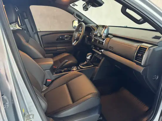 MITSUBISHI-TRITON-2025