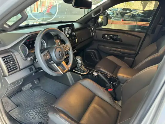 MITSUBISHI-TRITON-2025