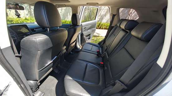 MITSUBISHI-OUTLANDER-2014