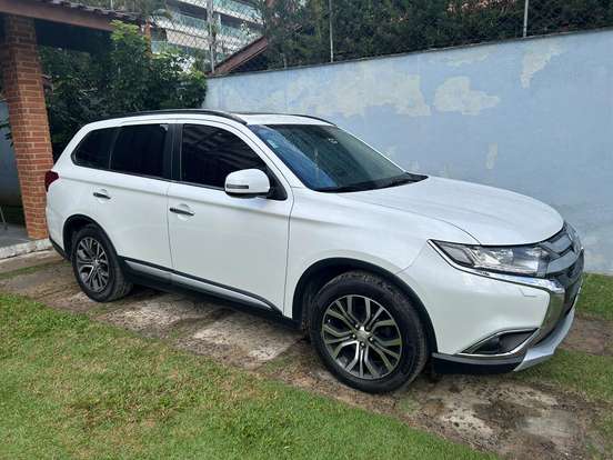 MITSUBISHI-OUTLANDER-2.2 4X4 16V DIESEL 4P AUTOMÁTICO MITSUBISHI-OUTLANDER-2015