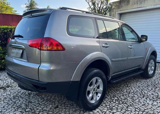MITSUBISHI-PAJERO DAKAR-2011
