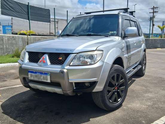 MITSUBISHI-PAJERO TR4-2.0 4X4 16V 140CV FLEX 4P AUTOMÁTICO MITSUBISHI-PAJERO TR4-2014
