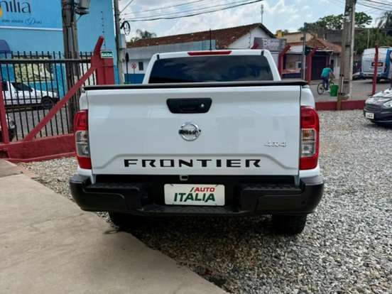 NISSAN-FRONTIER-2022