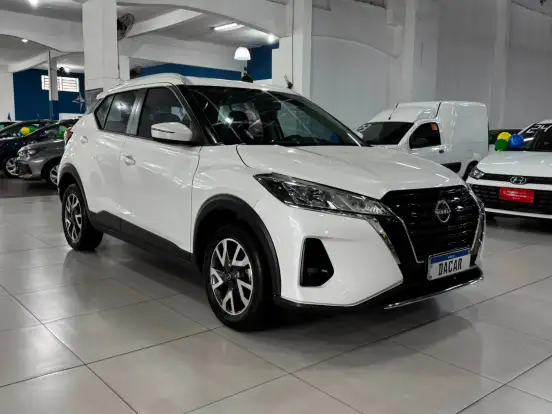 NISSAN-KICKS-2023