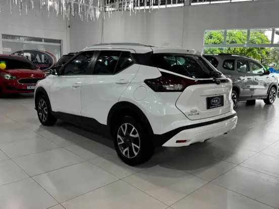 NISSAN-KICKS-2023