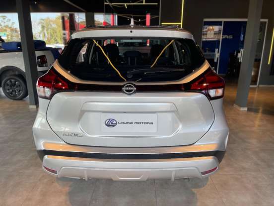 NISSAN-KICKS-2023