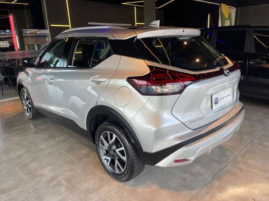 NISSAN-KICKS-2023