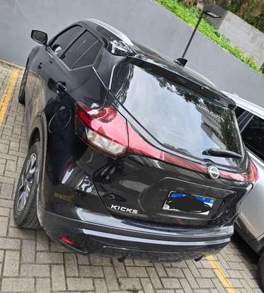 NISSAN-KICKS-2023