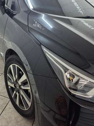 NISSAN-VERSA-2020