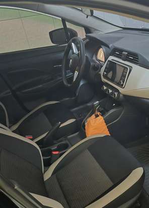 NISSAN-VERSA-2020