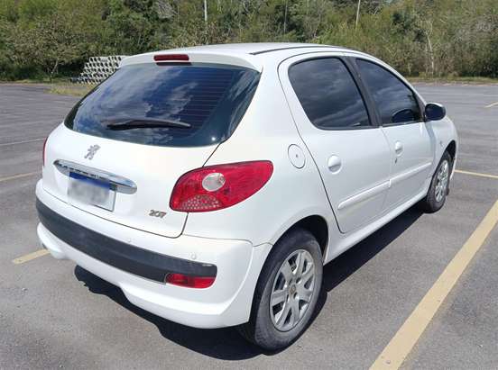 PEUGEOT-207-2010