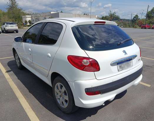 PEUGEOT-207-2010
