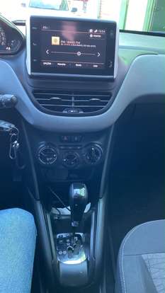 PEUGEOT-208-2018