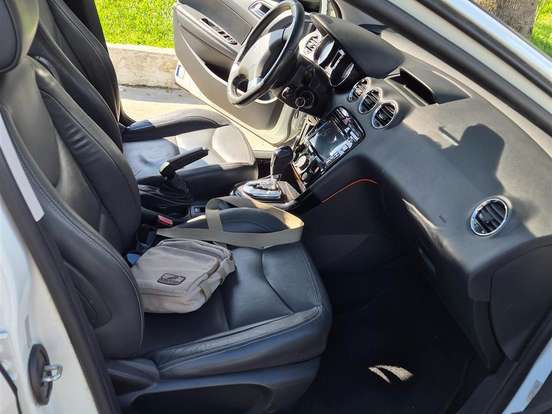 PEUGEOT-308-1.6 GRIFFE THP 16V FLEX 4P AUTOMÁTICO PEUGEOT-308-2016