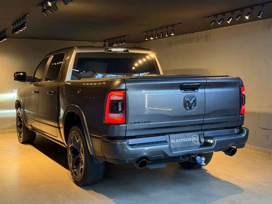 RAM-1500-5.7 V8 GASOLINA LIMITED NIGHT EDITION CD 4X4 AUTOMÁTICO RAM-1500-2023
