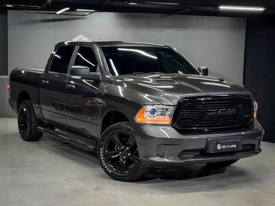 RAM CLASSIC 5.7 V8 GASOLINA LARAMIE NIGHT EDITION CD 4X4 AUTOMÁTICO