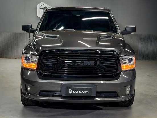RAM-CLASSIC-5.7 V8 GASOLINA LARAMIE NIGHT EDITION CD 4X4 AUTOMÁTICO RAM-CLASSIC-2022