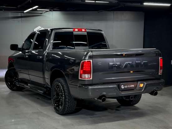 RAM-CLASSIC-5.7 V8 GASOLINA LARAMIE NIGHT EDITION CD 4X4 AUTOMÁTICO RAM-CLASSIC-2022