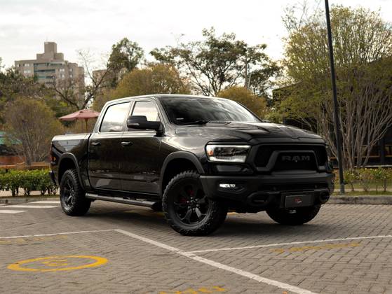 RAM 1500 5.7 V8 GASOLINA REBEL CD 4X4 AUTOMÁTICO