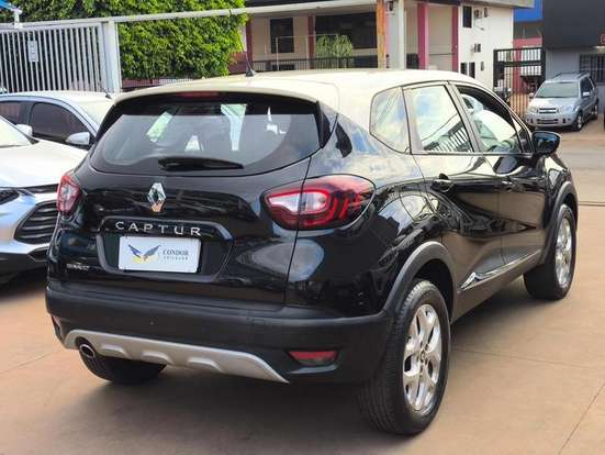 RENAULT-CAPTUR-2017