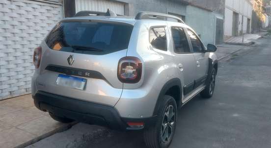 RENAULT-DUSTER-2023