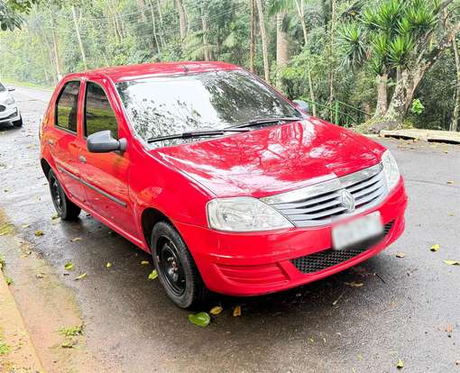 RENAULT-LOGAN-2010