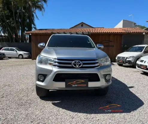 TOYOTA-HILUX-2016
